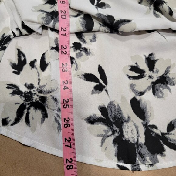 West Kei Size S White w/ Black and Gray Floral Bubble Hem Blouse - Picture 12 of 14